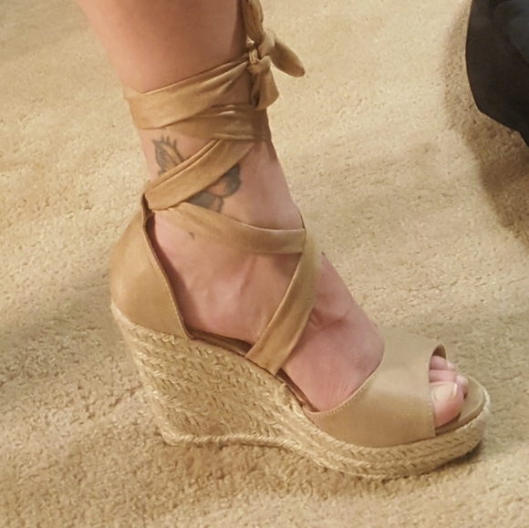Bella Marie Shoes - 🔥Bella Marie     Wrap around Suede Wedges🔥